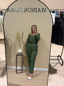 Combinaison verte avec ceinture
