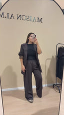 Tailleur chocco avec ficelles sur les côtés