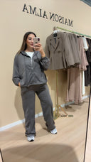 Veste de jogging gris avec capuche et fermeture éclair